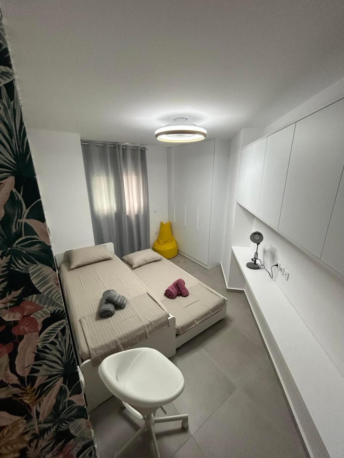 Floral Home 2 - 1St Floor Apt With Private Parking! Ateny Zewnętrze zdjęcie