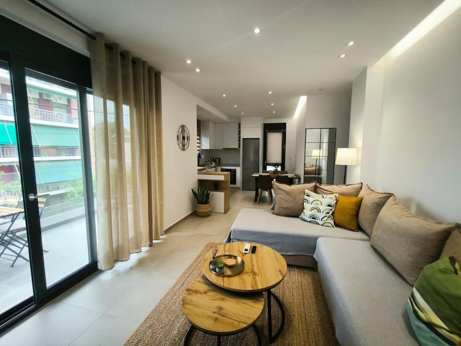 Floral Home 2 - 1St Floor Apt With Private Parking! Ateny Zewnętrze zdjęcie
